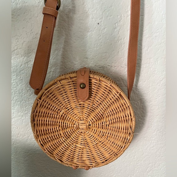 Round Woven boho Crossbody Bag - Picture 2 of 3